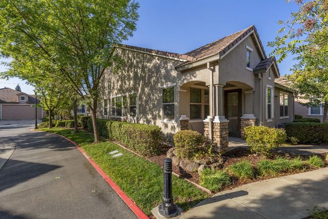 1529 Marseille Ln, Roseville, CA 95747