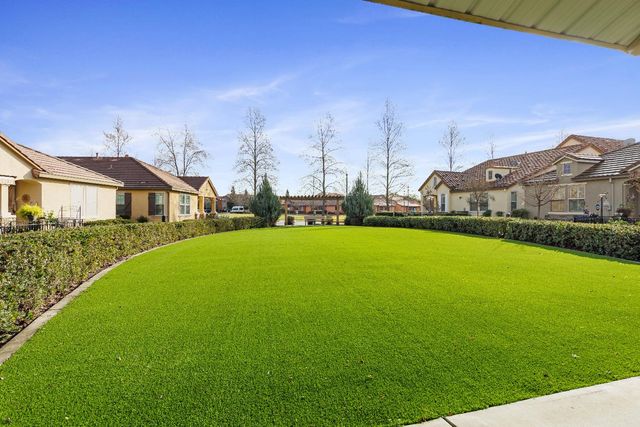 1529 Marseille Ln, Roseville, CA 95747