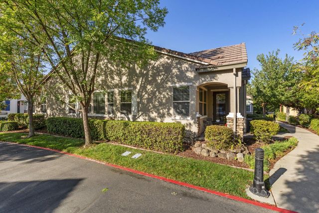 1529 Marseille Ln, Roseville, CA 95747