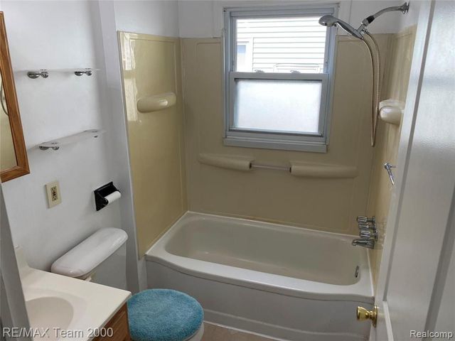 24800 Cooke Street, Dearborn, MI 48124