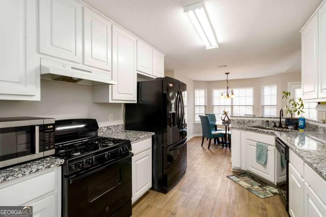 101 River View Court, Hampton, GA 30228