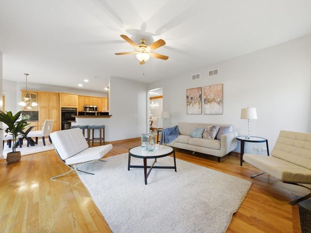 3098 Rosebrook Circle, Westchester, IL 60154