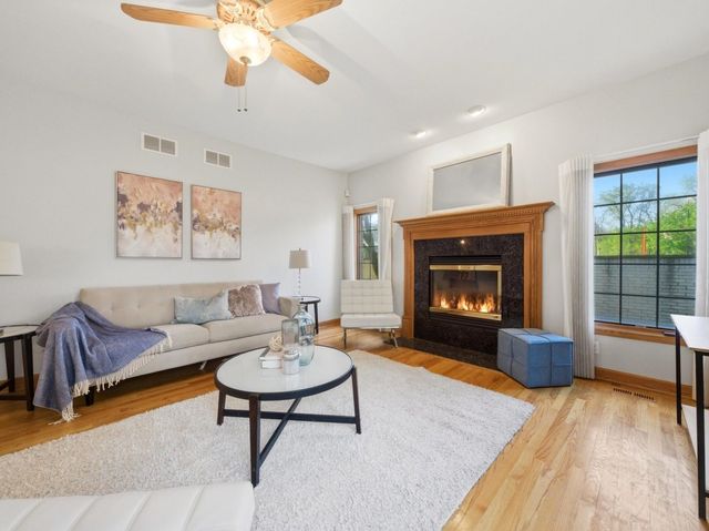 3098 Rosebrook Circle, Westchester, IL 60154
