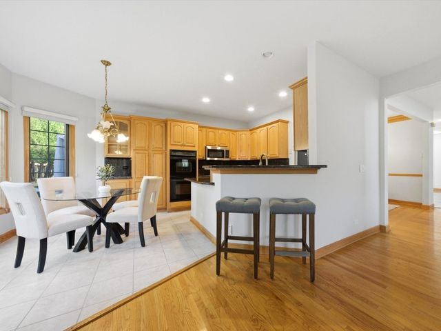 3098 Rosebrook Circle, Westchester, IL 60154