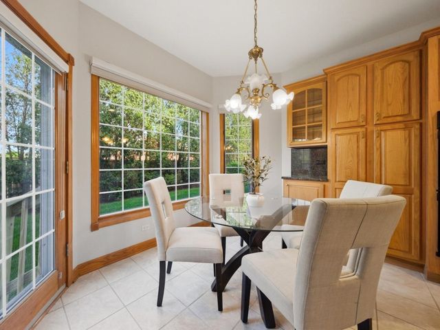 3098 Rosebrook Circle, Westchester, IL 60154