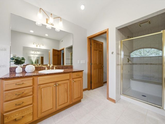 3098 Rosebrook Circle, Westchester, IL 60154