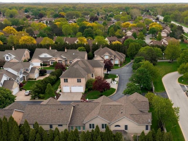 3098 Rosebrook Circle, Westchester, IL 60154