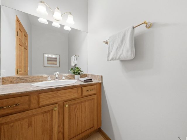 3098 Rosebrook Circle, Westchester, IL 60154