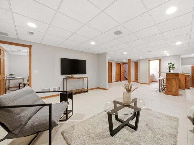 3098 Rosebrook Circle, Westchester, IL 60154