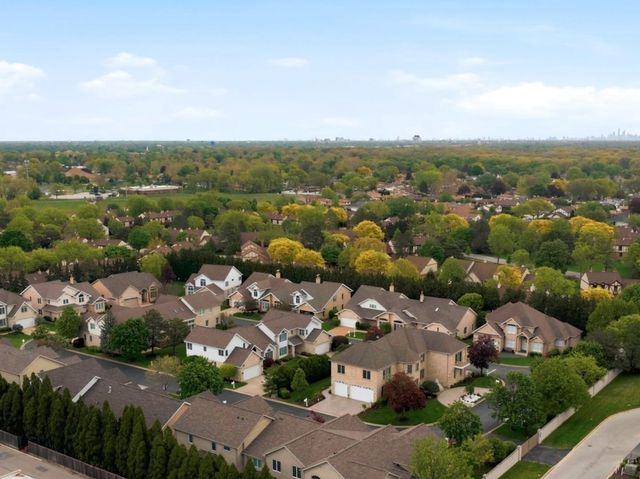 3098 Rosebrook Circle, Westchester, IL 60154