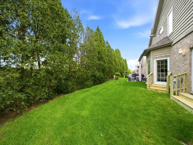 3098 Rosebrook Circle, Westchester, IL 60154