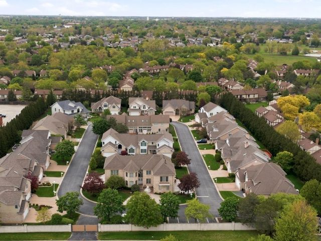 3098 Rosebrook Circle, Westchester, IL 60154