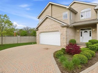 3098 Rosebrook Circle, Westchester, IL 60154