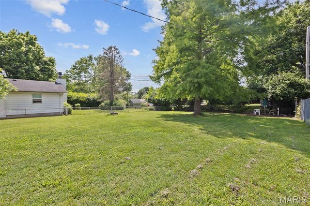 5345 Ville Angela Lane, Hazelwood, MO 63042
