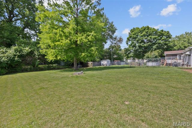5345 Ville Angela Lane, Hazelwood, MO 63042