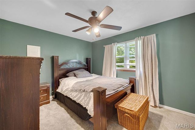 5345 Ville Angela Lane, Hazelwood, MO 63042