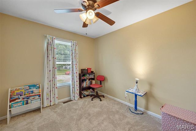 5345 Ville Angela Lane, Hazelwood, MO 63042