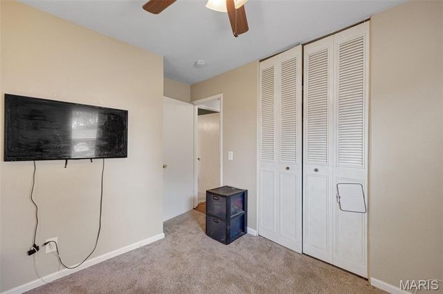 5345 Ville Angela Lane, Hazelwood, MO 63042