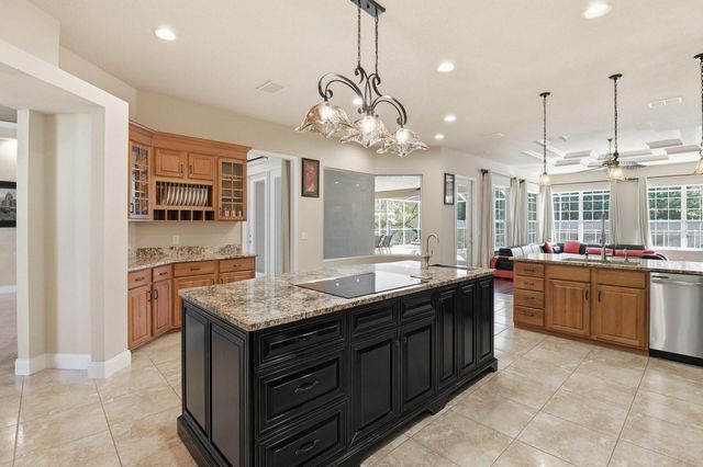 2125 SE 25TH LOOP, Ocala, FL 34471