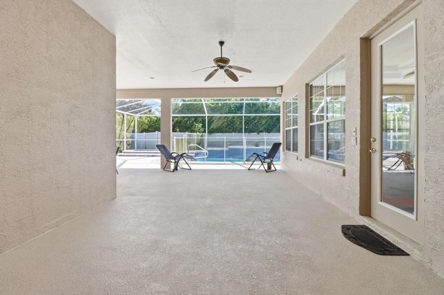 2125 SE 25TH LOOP, Ocala, FL 34471