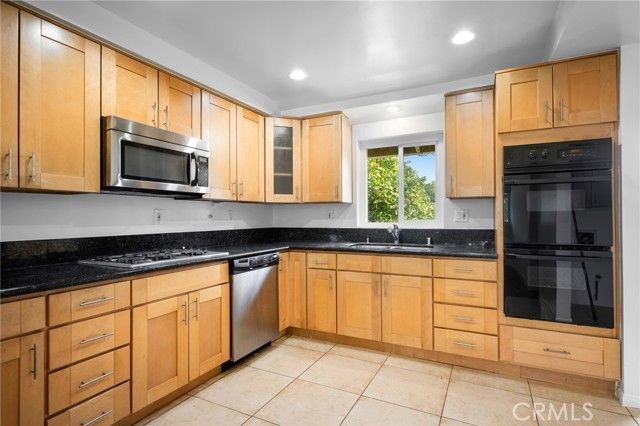 7948 De Soto, Canoga Park (los Angeles), CA 91304