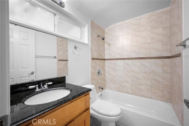 7948 De Soto, Canoga Park (los Angeles), CA 91304