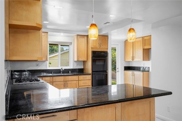 7948 De Soto, Canoga Park (los Angeles), CA 91304