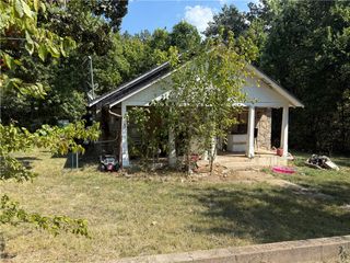 300 N Center Street, Marshall, AR 72650