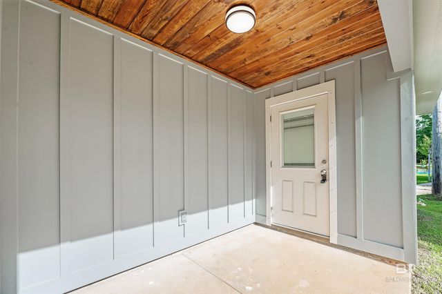 22037 8th Street, Silverhill, AL 36576