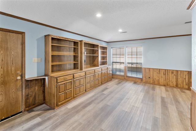 2533 Woodlake Drive, Abilene, TX 79606