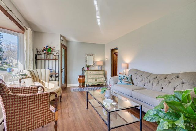 110 Normandy Road, Colonia, NJ 07067