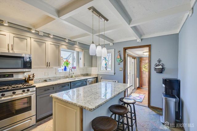 110 Normandy Road, Colonia, NJ 07067