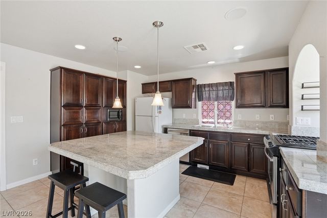 5976 Lazy Creek Avenue, Las Vegas, NV 89139