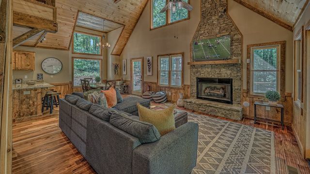 149 Heritage Drive, Mineral Bluff, GA 30559