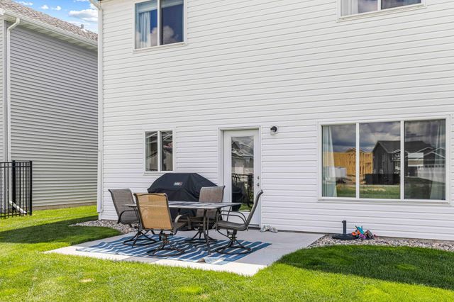 1445 68th Avenue S, Fargo, ND 58104