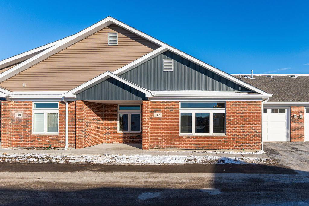 561 Stearn Drive 561, Genoa, IL 60135