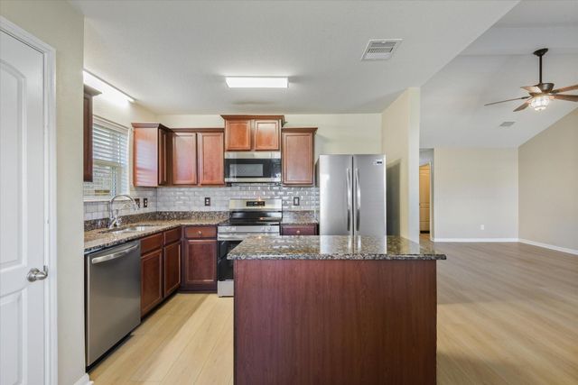 412 Hawks View Drive, La Marque, TX 77568