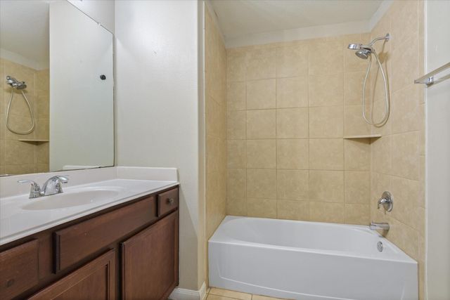 412 Hawks View Drive, La Marque, TX 77568