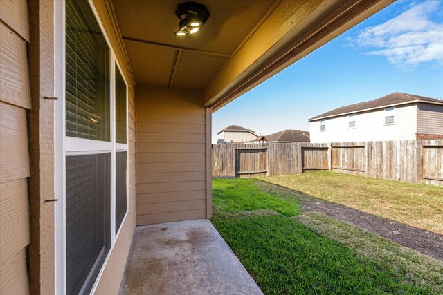 412 Hawks View Drive, La Marque, TX 77568