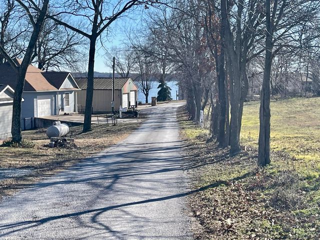 25177 S 613 Road, Grove, OK 74344