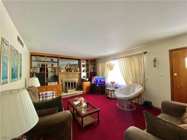 9976 Shepard Road, Macedonia, OH 44056