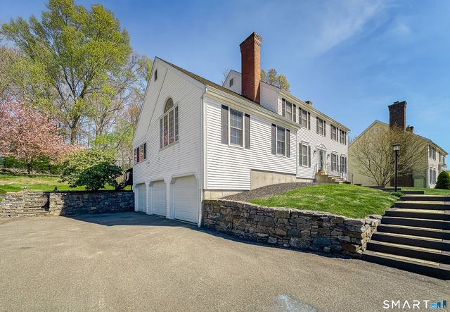 33 Country Club Woods Circle, Waterbury, CT 06708