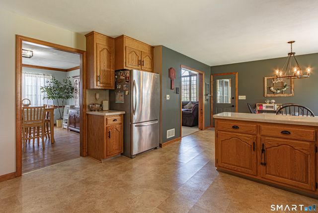 33 Country Club Woods Circle, Waterbury, CT 06708
