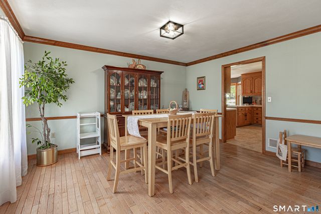 33 Country Club Woods Circle, Waterbury, CT 06708