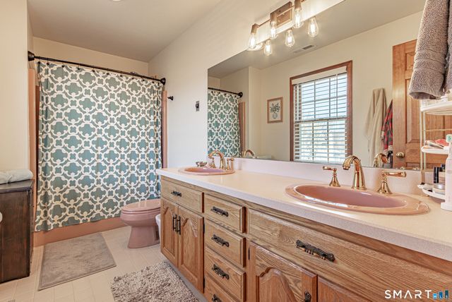 33 Country Club Woods Circle, Waterbury, CT 06708