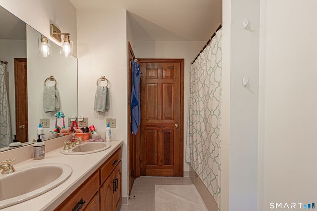 33 Country Club Woods Circle, Waterbury, CT 06708