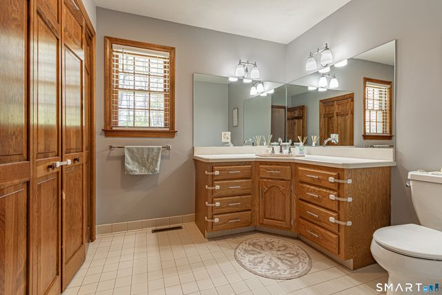 33 Country Club Woods Circle, Waterbury, CT 06708