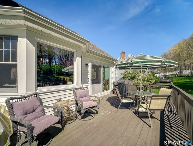33 Country Club Woods Circle, Waterbury, CT 06708
