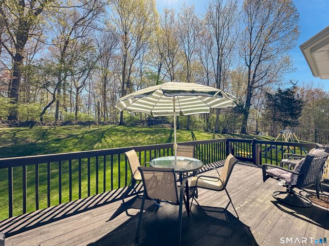 33 Country Club Woods Circle, Waterbury, CT 06708