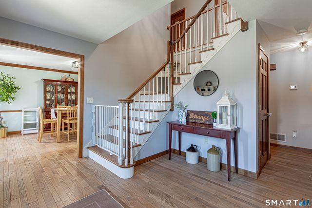 33 Country Club Woods Circle, Waterbury, CT 06708